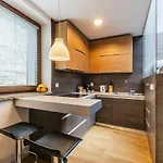 Lupoapartments Kosynierow Klimatyzacja Dostep Na Kod Лодзь