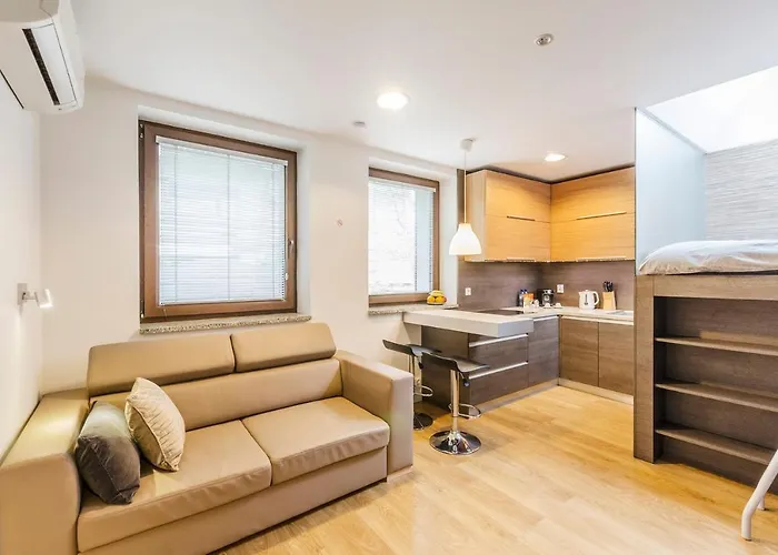 Lupoapartments Kosynierow Klimatyzacja Dostep Na Kod Лодзь