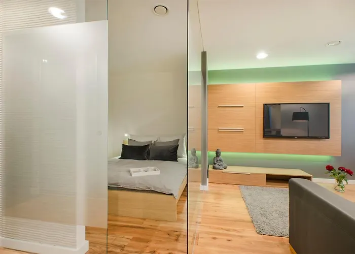 Lupoapartments Kosynierow Klimatyzacja Dostep Na Kod Лодзь